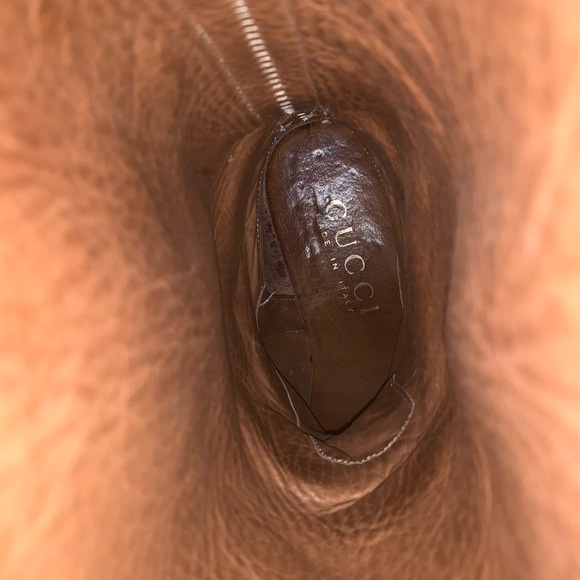 GUCCi BOOTS LIKE NEW - Picture 7 of 8